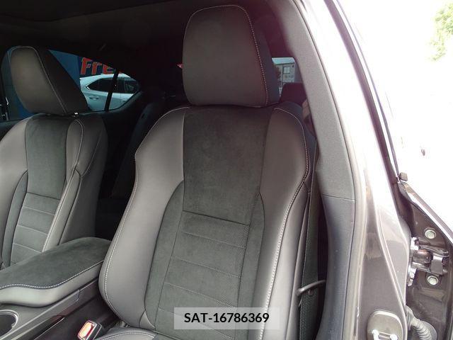 Lexus IS 2023-03 354013-16