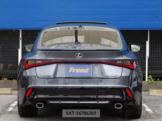 Lexus IS 2023-03 354013-10