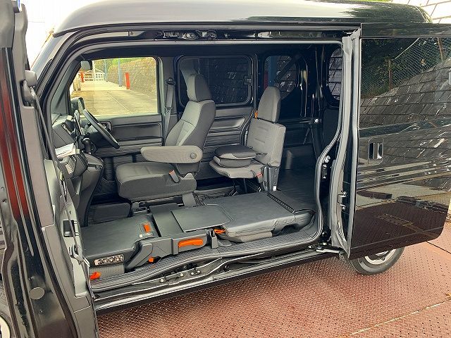 Honda N-VAN 2019-09 182859-21