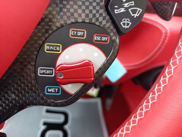 Ferrari 458 Italia 2013-06 196521-12