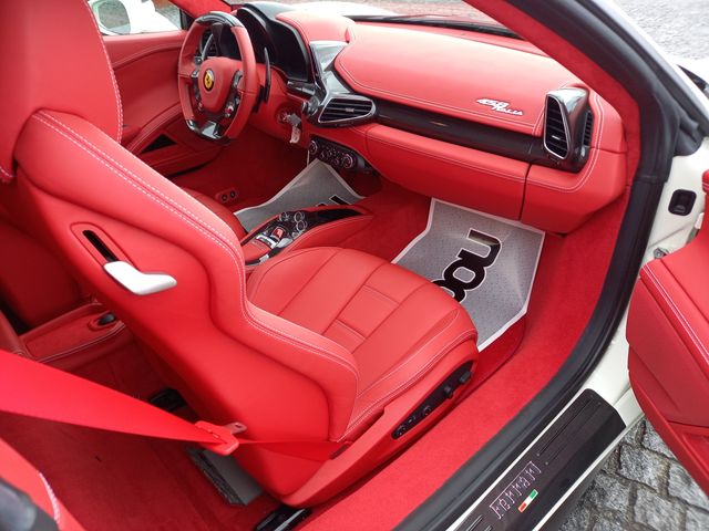 Ferrari 458 Italia 2013-06 196521-22