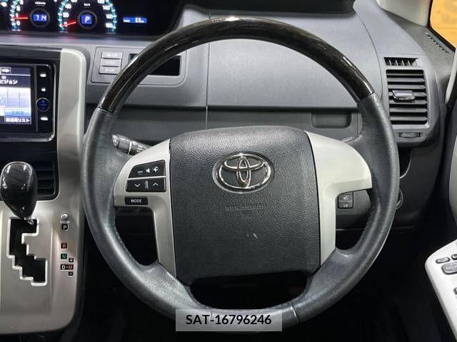 Toyota NOAH 2013-06 321374-11