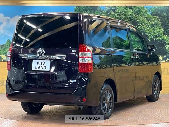 Toyota NOAH 2013-06 321374-17