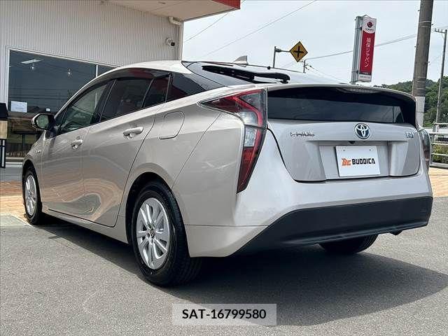 Toyota PRIUS 2016-03 282336-12