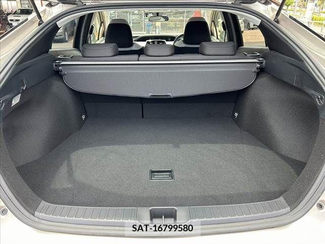 Toyota PRIUS 2016-03 282336-19