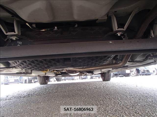 Daihatsu MOVE 2017-04 372642-9