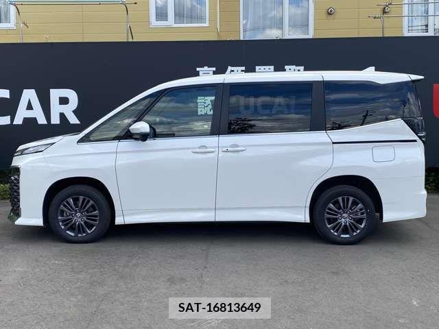 Toyota VOXY 2023-10 313592-2