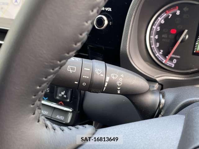 Toyota VOXY 2023-10 313592-14