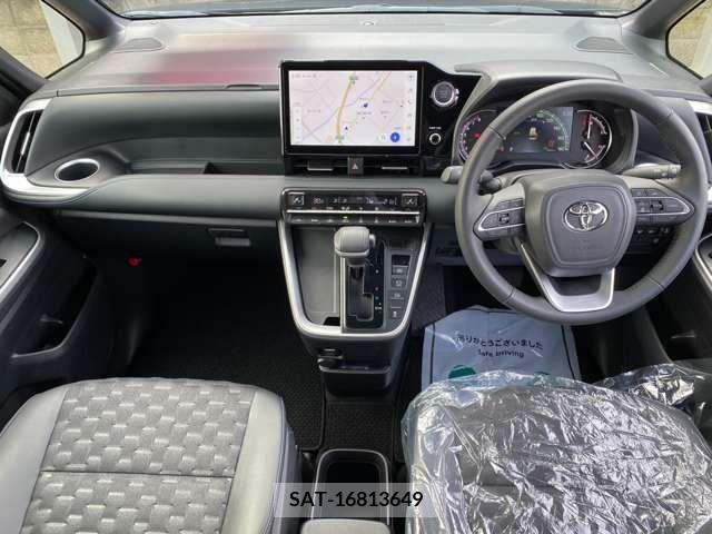 Toyota VOXY 2023-10 313592-3