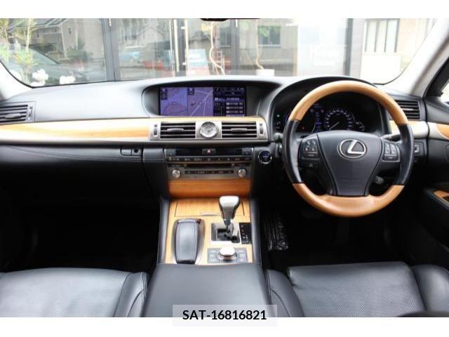Lexus LS 2013-02 275590-1
