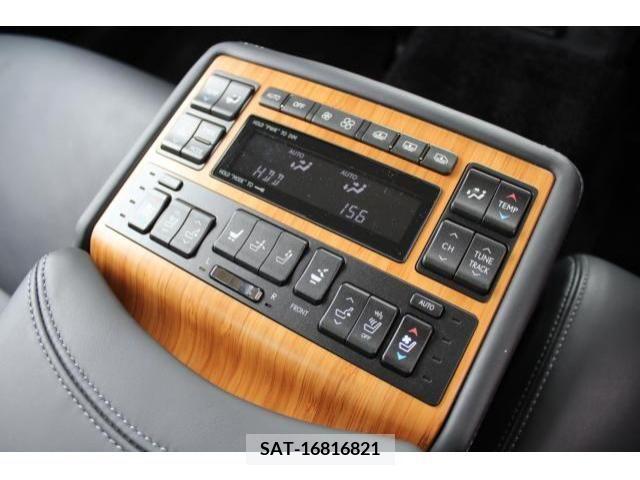 Lexus LS 2013-02 275590-23