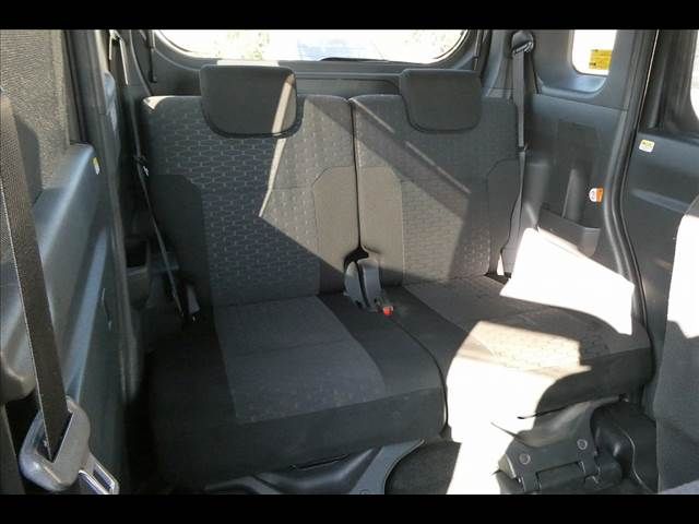 Daihatsu WAKE 2015-06 13318-10