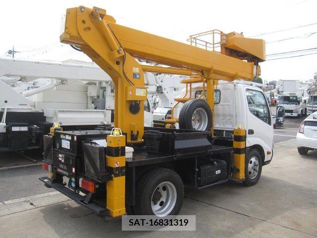 Hino DUTRO 2013-07 359472-3