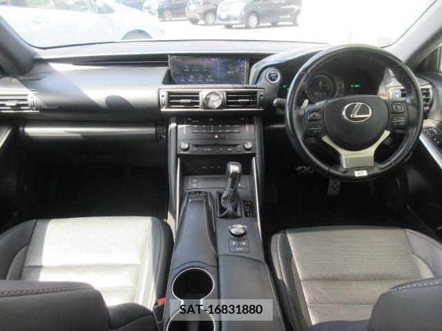 Lexus IS 2018-06 231162-6