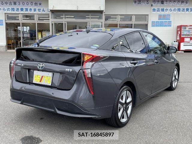 Toyota PRIUS 2017-10 366563-1