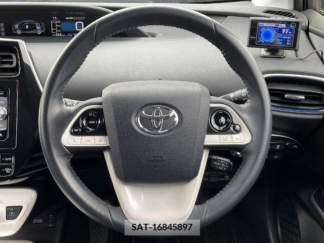 Toyota PRIUS 2017-10 366563-9