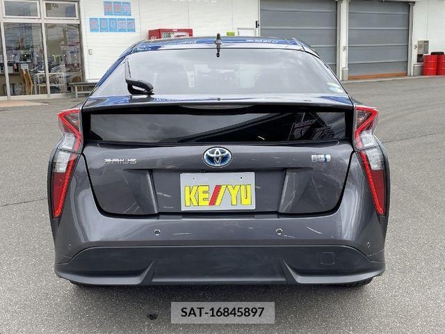 Toyota PRIUS 2017-10 366563-5