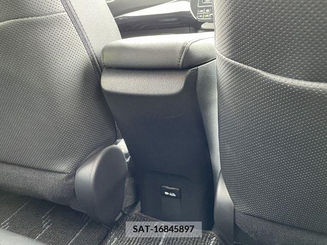 Toyota PRIUS 2017-10 366563-25