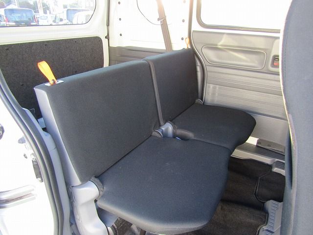 Honda N-VAN 2019-05 23379-3