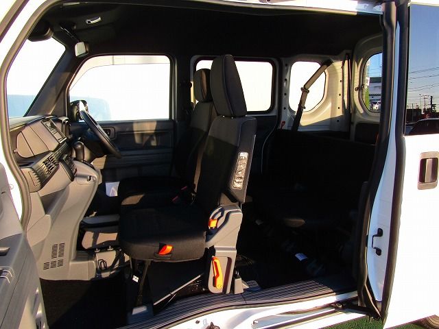 Honda N-VAN 2019-05 23379-10