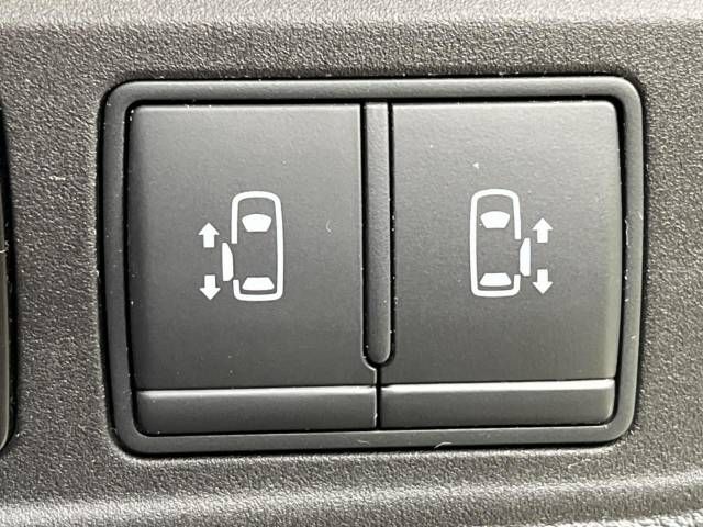 Nissan SERENA 2018-11 16990-5