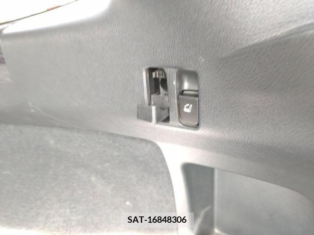 Subaru LEVORG 2017-08 352551-29
