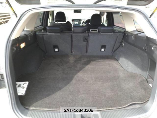 Subaru LEVORG 2017-08 352551-26