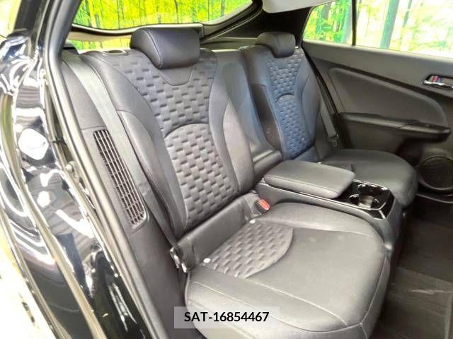 Toyota PRIUS PHV 2018-10 282571-9
