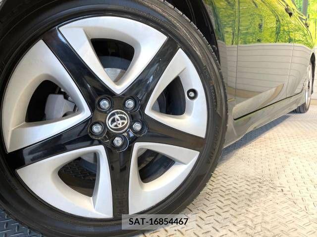 Toyota PRIUS PHV 2018-10 282571-13
