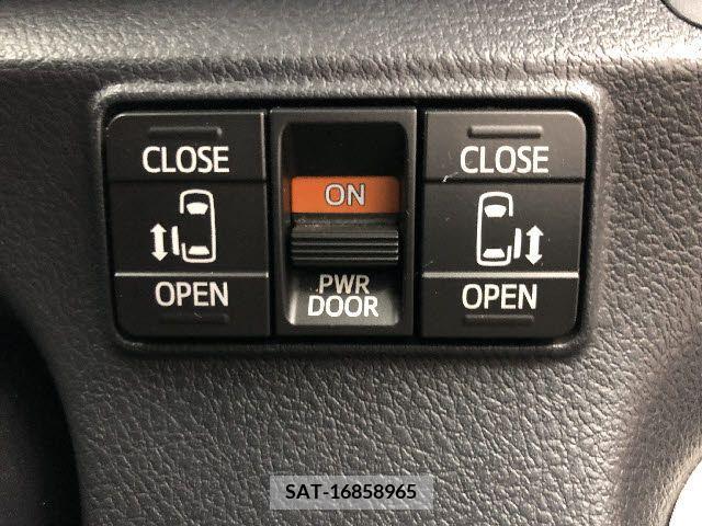 Toyota SIENTA 2020-05 331237-17