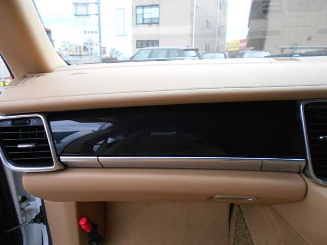 Porsche PANAMERA 2013-07 10921-16