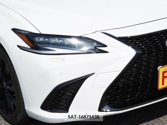 Lexus ES 2021-10 300407-7