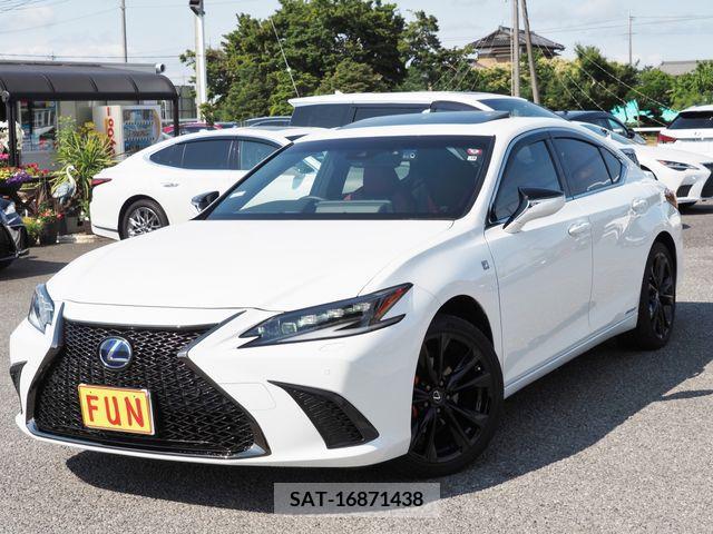 Lexus ES 2021-10 300407-3