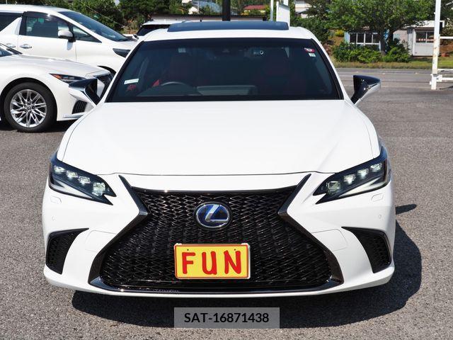Lexus ES 2021-10 300407-1