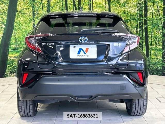 Toyota C-HR 2017-05 342412-15