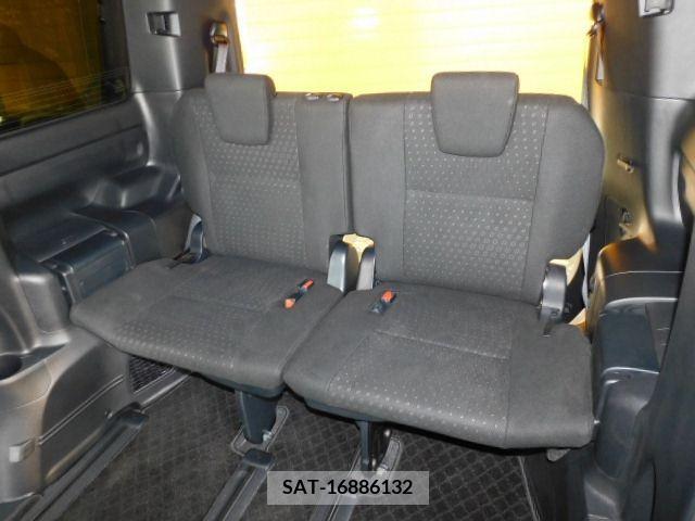 Toyota VOXY HYBRID 2019-02 322881-6