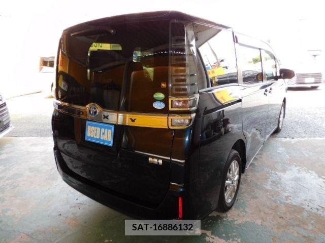 Toyota VOXY HYBRID 2019-02 322881-2