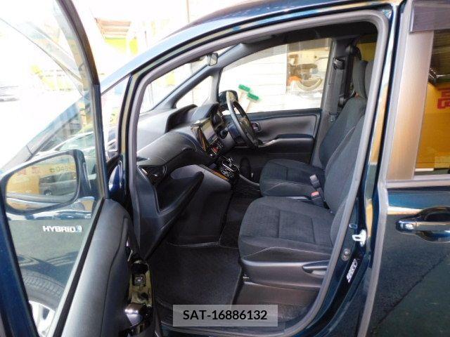 Toyota VOXY HYBRID 2019-02 322881-4