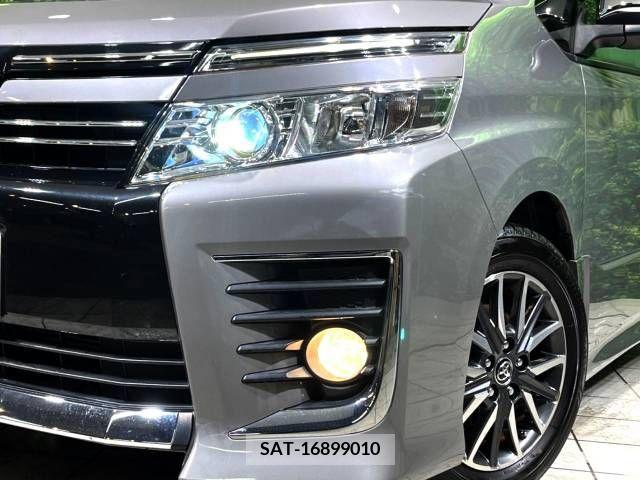 Toyota VOXY 2015-10 370371-10