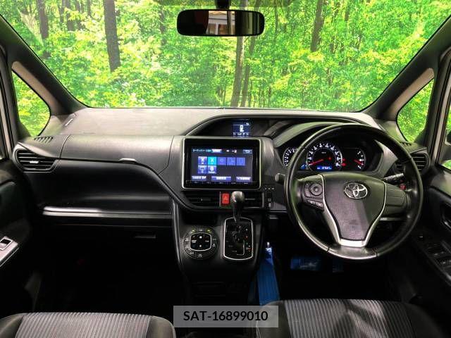 Toyota VOXY 2015-10 370371-1