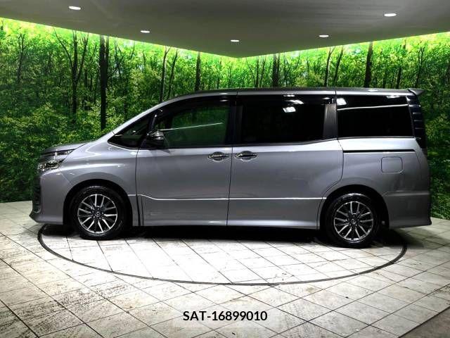 Toyota VOXY 2015-10 370371-18