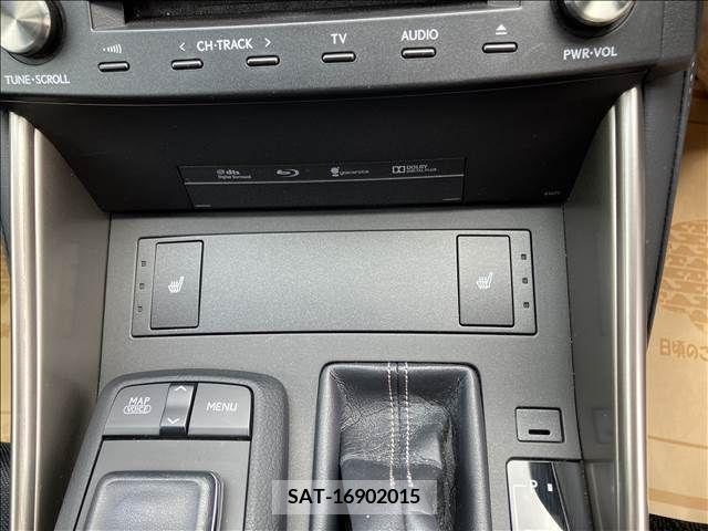 Lexus IS 2016-03 275415-10