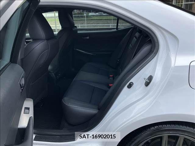 Lexus IS 2016-03 275415-5