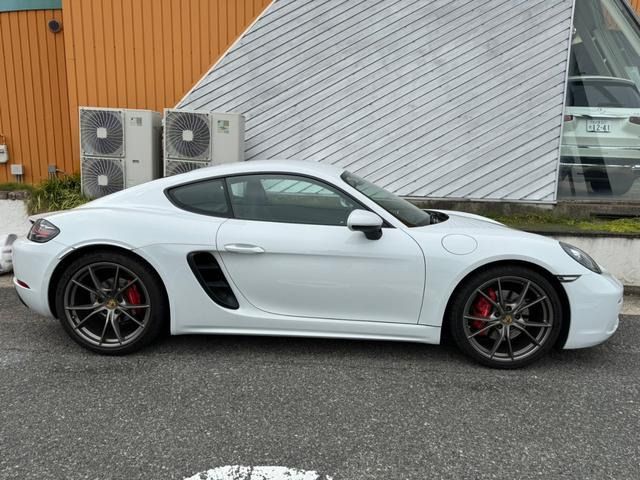 Porsche CAYMAN 2017-04 14902-8