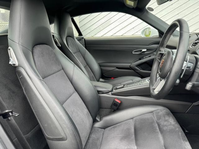 Porsche CAYMAN 2017-04 14902-14