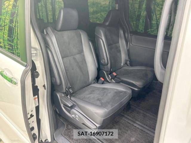 Toyota VOXY 2022-01 289219-9
