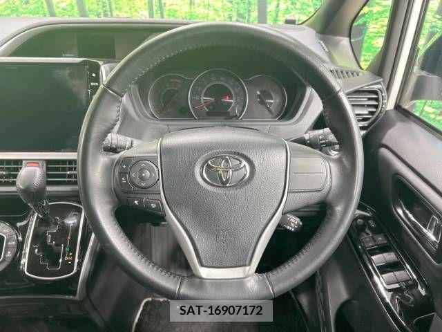 Toyota VOXY 2022-01 289219-12