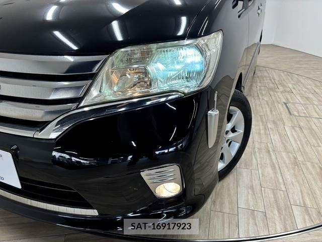 Nissan SERENA 2011-09 367621-18
