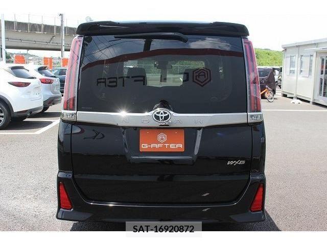 Toyota NOAH 2018-05 279496-7