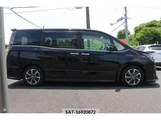 Toyota NOAH 2018-05 279496-6